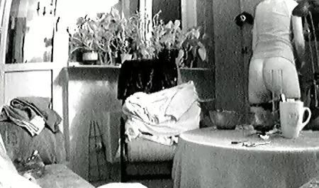 एमेच्योर कामुक सफेद हिंदी फिल्म सेक्सी एचडी में महिला वेब कैमरा की कुर्सी पर बैठती है
