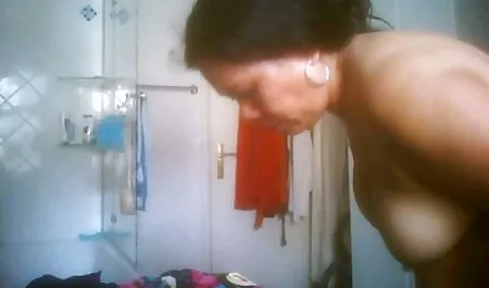 गंजा आदमी पाता है उसके gf slutty कुतिया है! सेक्सी हिंदी एचडी फुल मूवी