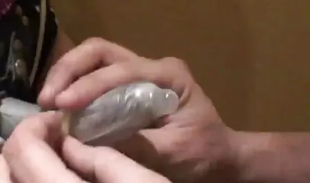 लाल + सेक्सी हिंदी मूवी एचडी सिर वास्तव में इस आदमी के मुर्गा चूसने में है