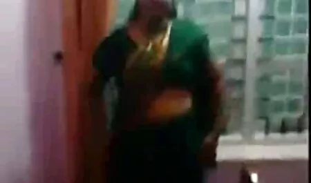 अंतरजातीय हिंदी मूवी एचडी सेक्सी वीडियो त्रिगुट।