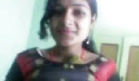 ExGF मैंडी उसके बड़े Boobies धोता हिंदी सेक्सी एचडी वीडियो मूवी है